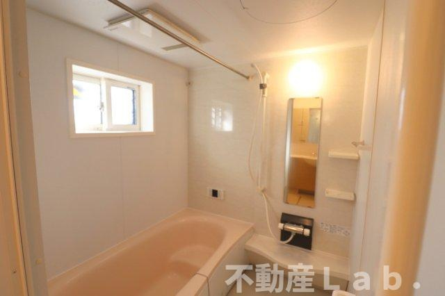 Ｎｅｕｔｒａｌ８８の浴室