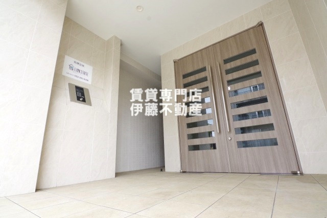THE RESIDENCE SHIGAHONDORIのエントランス