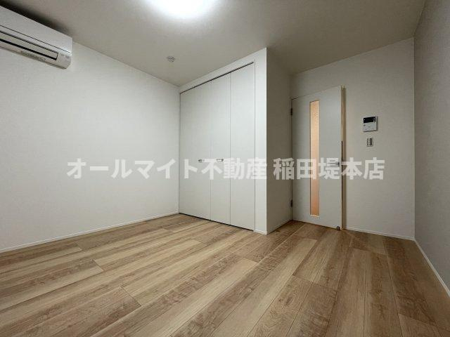 川崎市多摩区西生田１丁目のアパートの居間・リビング