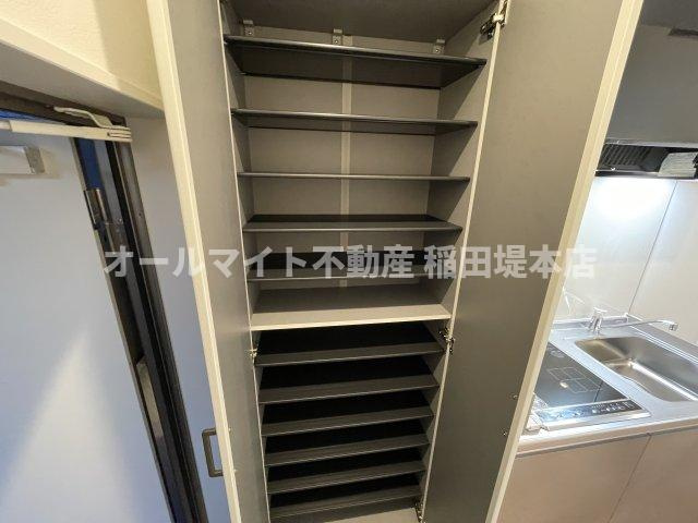 川崎市多摩区西生田１丁目のアパートの収納