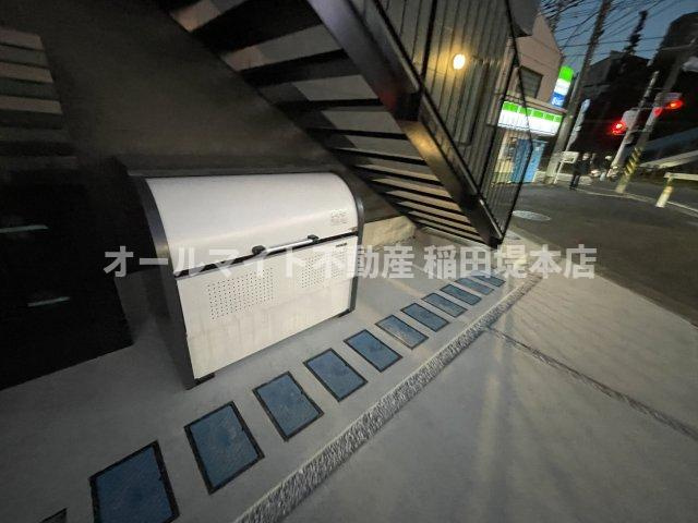 川崎市多摩区西生田１丁目のアパートのロビー