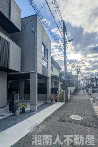 藤沢市鵠沼花沢町４－１３新築戸建ての前面道路含む現地写真|前面道路含む現地写真です