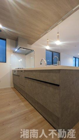 藤沢市鵠沼花沢町４－１３新築戸建てのキッチン|お料理しやすいキッチンです