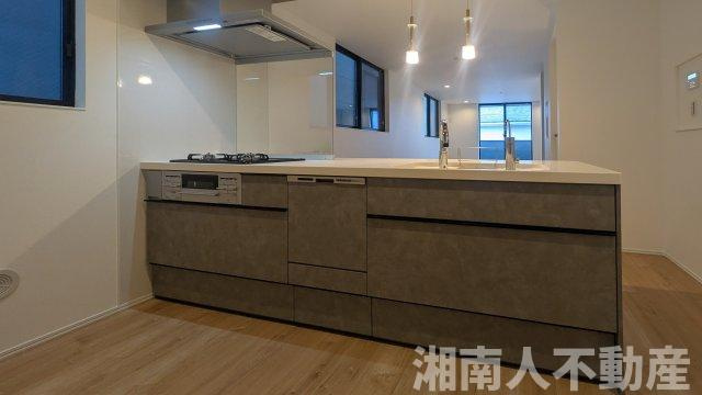 藤沢市鵠沼花沢町４－１３新築戸建てのキッチン|キッチンです