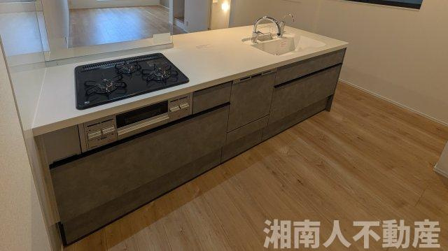 藤沢市鵠沼花沢町４－１３新築戸建てのキッチン|キッチンでお料理をお楽しみください