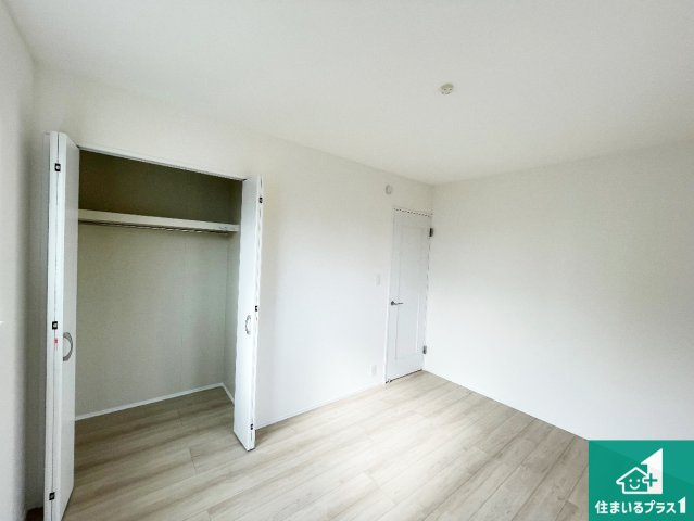 神戸市西区春日台　新築一戸建ての洋室|シンプルな洋室は、自分好みのインテリアが楽しめます♪ご家族とインテリアや家具を選びに行くのは新築購入時の醍醐味の一つです。ぜひお楽しみください♪