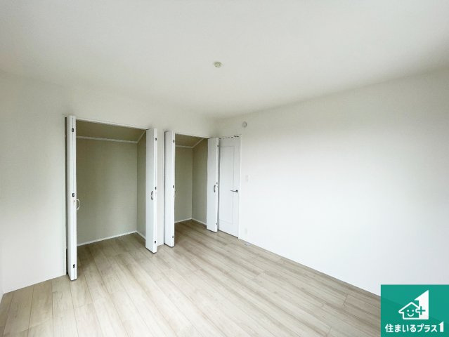 神戸市西区春日台　新築一戸建ての洋室|収納スペースが充実しているので子供の成長に合わせてたくさん収納ができます！家族構成に合わせた様々な活用ができる収納！