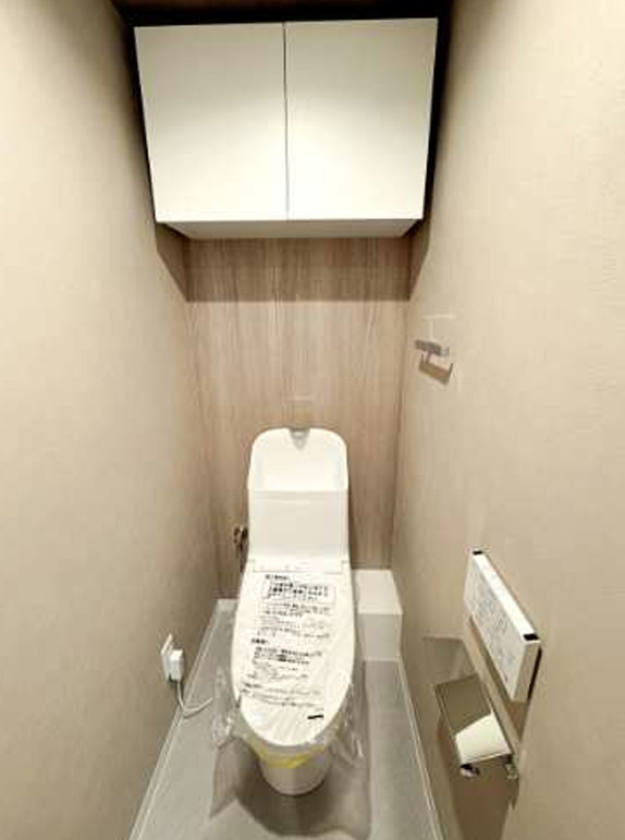 コスモステージひばりヶ丘ミュージアのトイレ|背面の収納が便利です