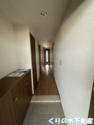 【玄関】 | グランドール今治参番館 | ゆったりとした玄関です