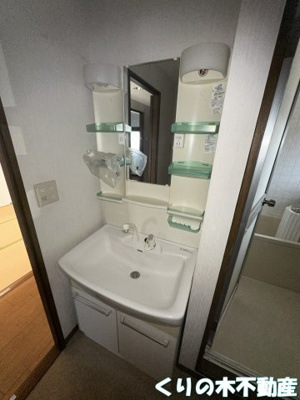 【洗面所】 | グランドール今治参番館 | 脱衣スペースもあります