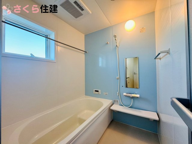 リーブルガーデン　第1小山中久喜　２号棟の浴室|梅雨の時期は大活躍の浴室乾燥機！家族の数だけ増える洗濯物もしっかり乾かせます