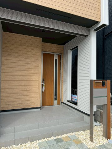 函南町平井　新築戸建　全２棟　２号棟のエントランス