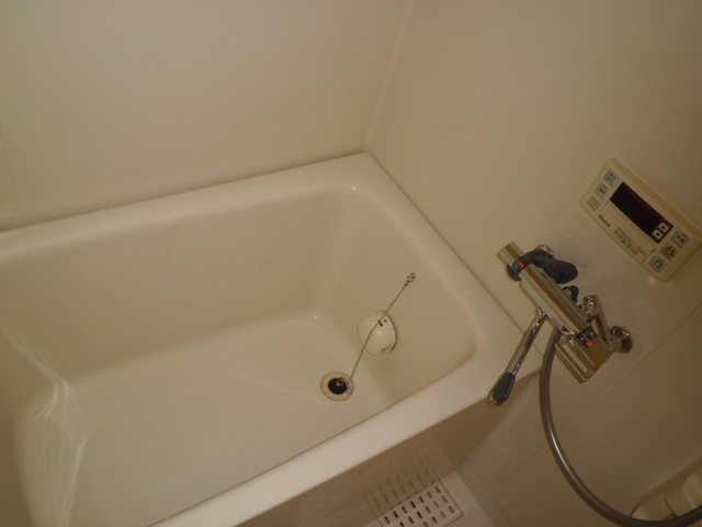 ピルティー本山の浴室