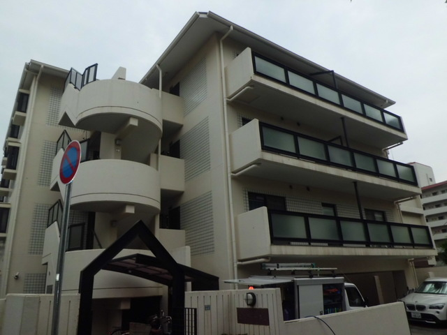 ピルティー本山の外観