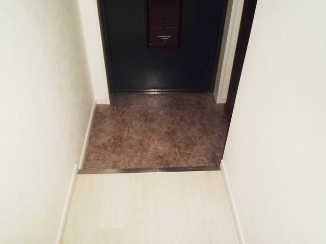 ピルティー本山の玄関