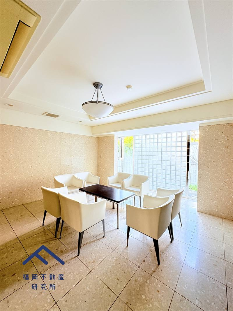 アーサー小笹ヒルズレジデンスのエントランス