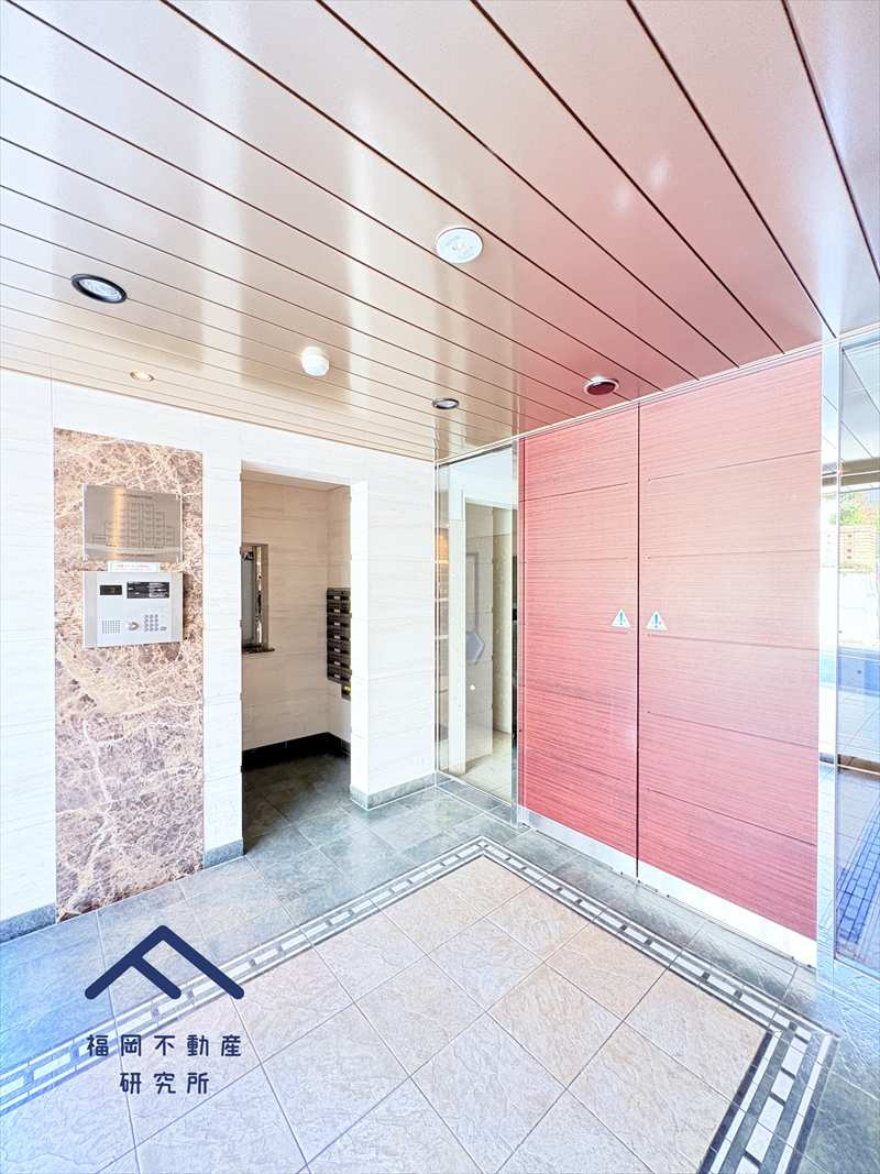 アーサー小笹ヒルズレジデンスのエントランス