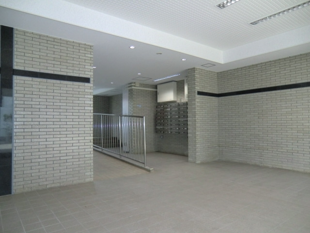 ヒルズ南戸塚3のロビー