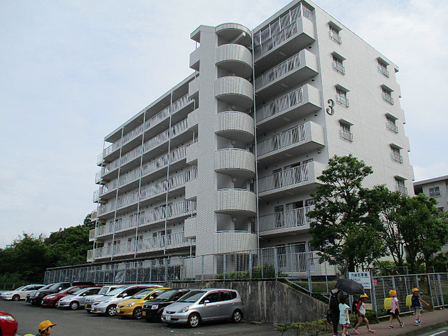 ヒルズ南戸塚3の外観