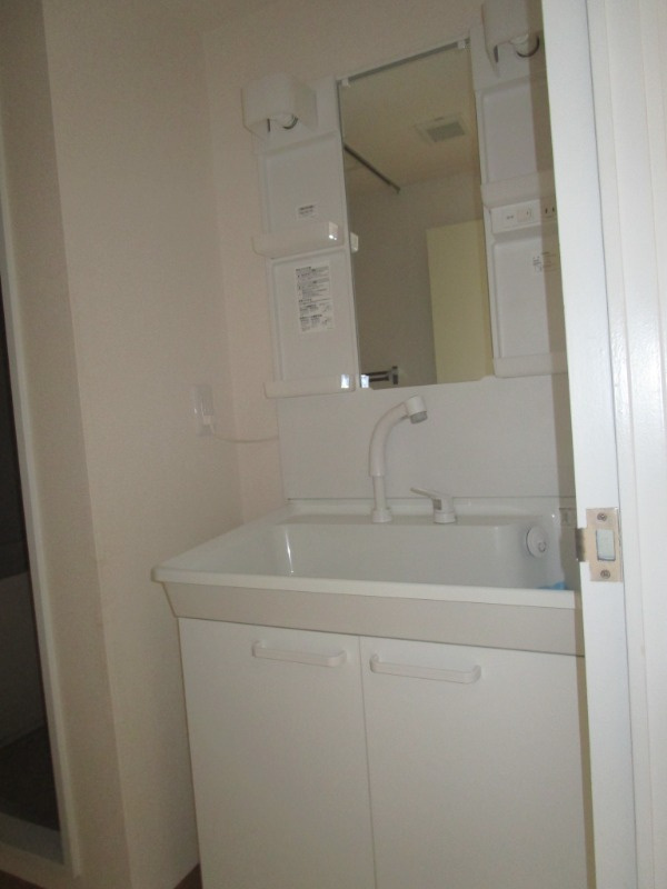 ヒルズ南戸塚3の洗面所