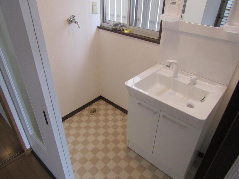 朝霧北町戸建の独立洗面台