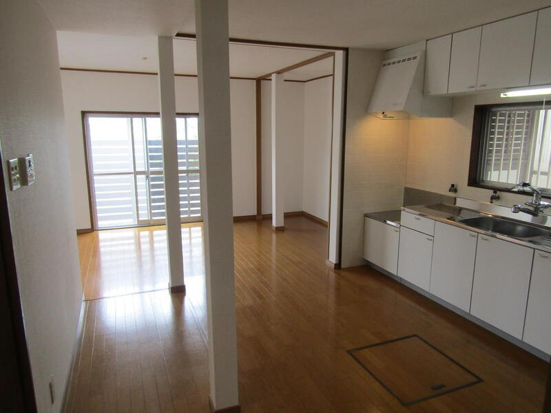 朝霧北町戸建の居間・リビング