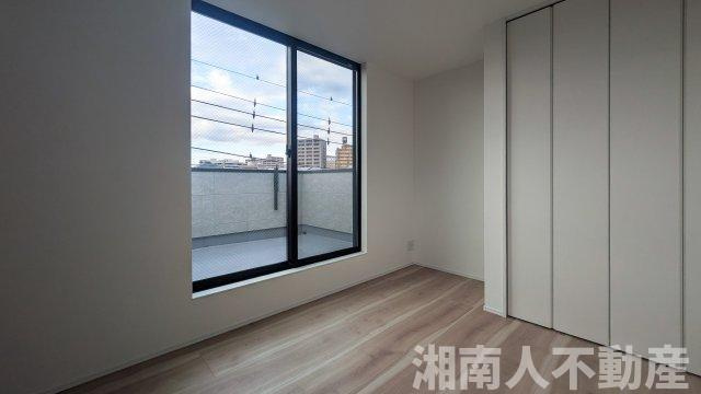 藤沢市鵠沼花沢町４－１３新築戸建ての洋室|ゆったりした洋室です