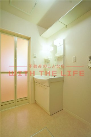 ボヌールKの洗面所|ゆったりとスペースのある洗面所