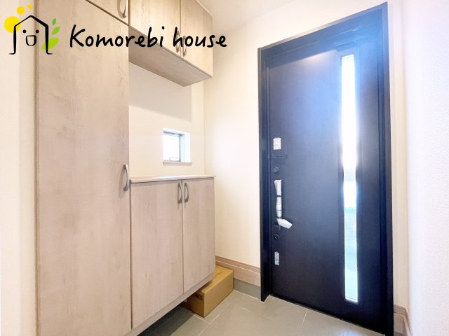 北本宮内　2期　新築一戸建て　ハートフルタウン　Jの玄関|落ち着いた玄関です