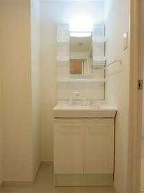 リブリ・ジェロ セヴォムの独立洗面台