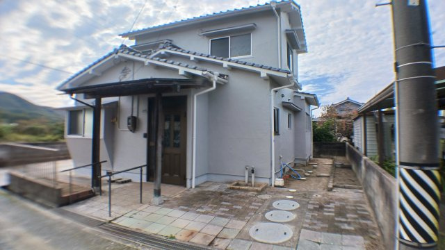 神辺町上御領　リフォーム住宅　駐車場３台