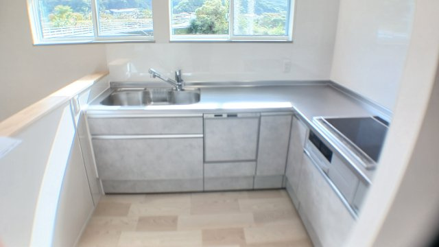 神辺町上御領　リフォーム住宅　駐車場３台