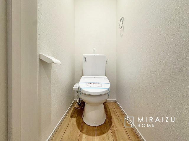 【トイレ】 | おしり洗浄、ビデ洗浄、暖房便座の機能を標準装備。トイレットペーパーの無駄遣いを防ぎ、肌を傷つける心配がありません♪