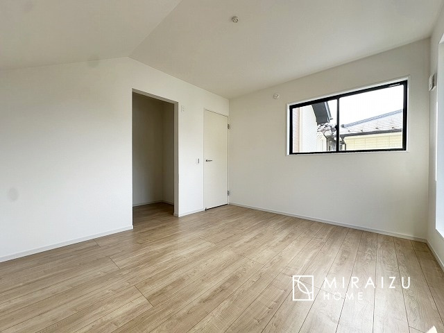 【寝室】 | 暮らしやすさを考えたプランで快適な現地ロケーションを実現。安らぎに満たされる、ゆとりのある日々を過ごせます♪