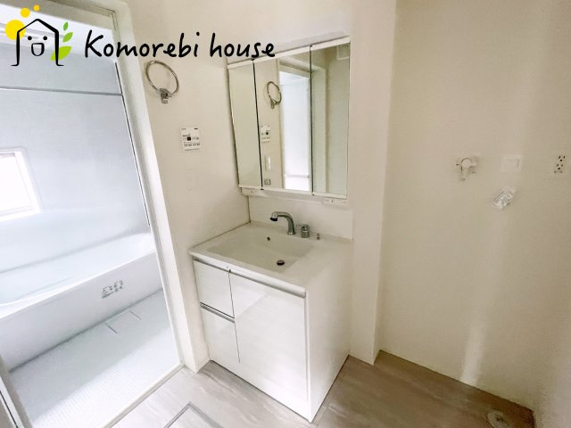 蓮田市西新宿　11期　新築一戸建て　グラファーレ　01の独立洗面台|撮影：'26/02/20