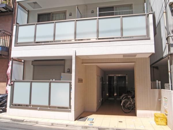 キバサンフラットのエントランス