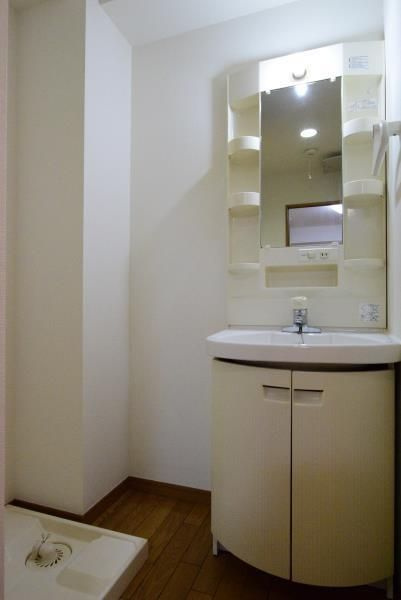 キバサンフラットの洗面所