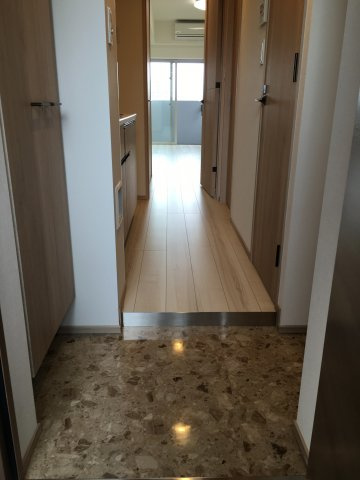 クレヴィスタ門前仲町グランの玄関