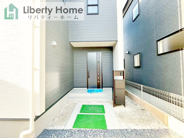 第1常総市相野谷町　新築戸建　2号棟のエントランス