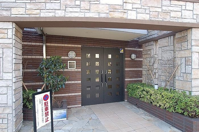 ステージグランデ田園調布アジールコートのエントランス