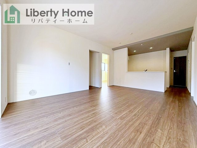 第1常総市相野谷町　新築戸建　1号棟の前面道路含む現地写真