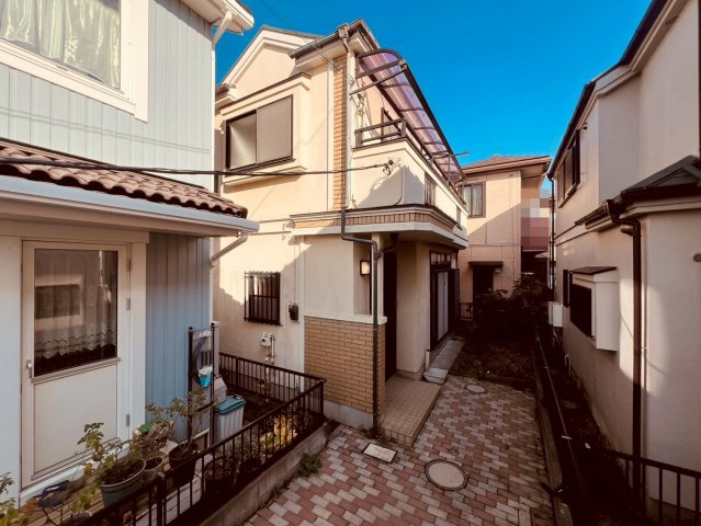 【外観】 | 武蔵野市境南町５丁目　中古戸建て | 落ち着いた色合いの外観は、街並みに自然に馴染むデザイン♪