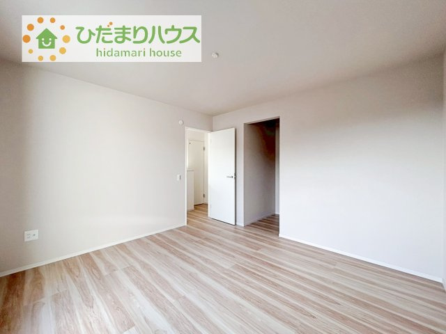【寝室】 | 牛久市刈谷町9期　新築戸建 | バルコニーに面している洋室は、主寝室にどうぞ(^^)/
