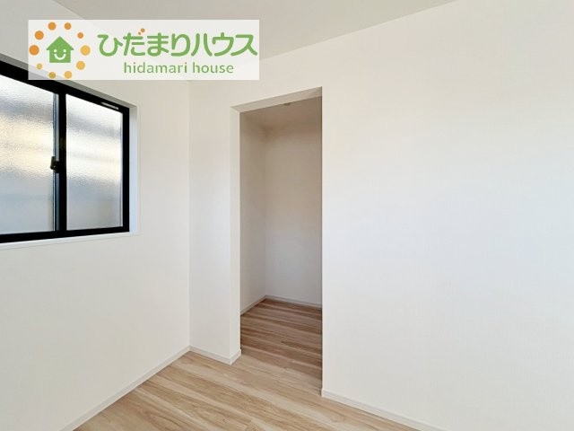 【収納】 | 牛久市刈谷町9期　新築戸建 | 小物類から掃除機やシーズンオフの暖房器具といった大きいものまで1か所に収納できる、機能的な大容量ウォークインクローゼット付き(^^♪