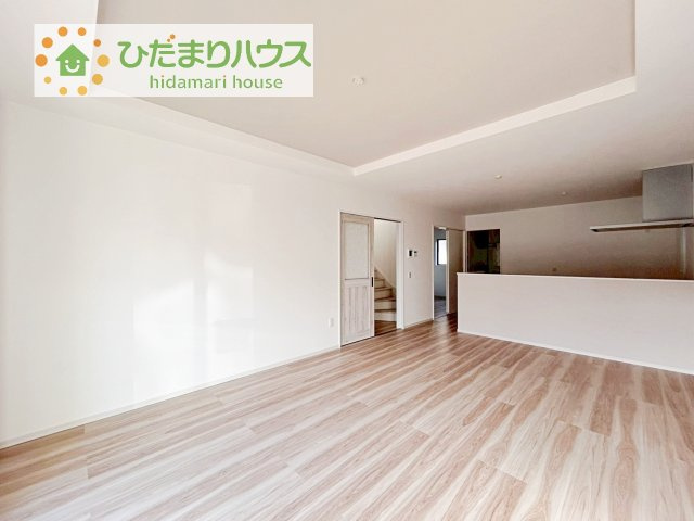 【居間・リビング】 | 牛久市刈谷町9期　新築戸建 | 早くお仕事終わらせて、家に帰りたくなるようなリビングです(^^♪