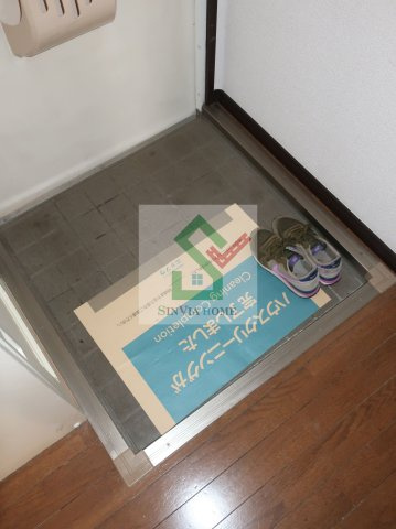 ハイツ増原の玄関