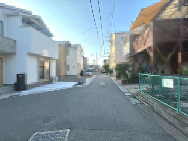 長岡京市長岡3丁目の前面道路含む現地写真|スーパー・コンビニ等お買い物施設が充実しております！