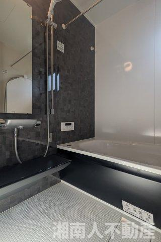 藤沢市鵠沼橘２丁目８－４１新築戸建ての浴室|コンパクトで使いやすいお風呂です