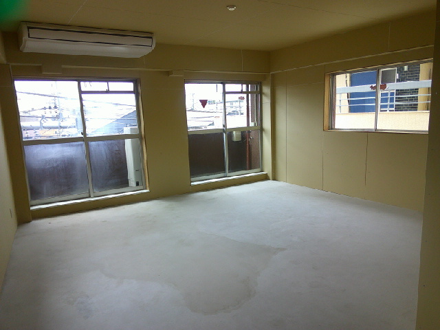 東久留米市東本町の店舗事務所の内装