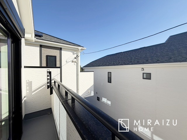 【バルコニー】 | 建物完成につき、実際のお部屋をごゆっくりご見学いただけます。お休みの日にご家族で見学はいかがでしょう。